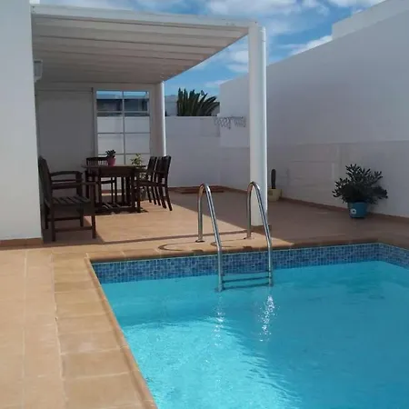 Sleeps 6 Pool Wifi 빌라