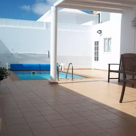 Villa Sleeps 6 Pool Wifi Costa Teguise