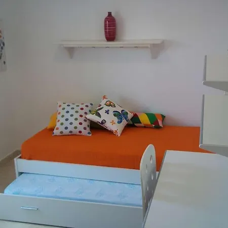 Villa Sleeps 6 Pool Wifi *